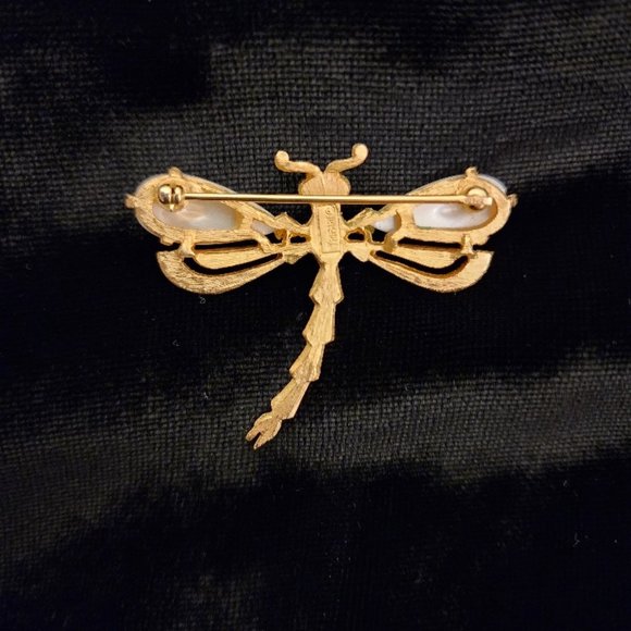 Vintage Trifari Dragonfly Brooch - Faux Pearl Wings - Picture 4 of 4